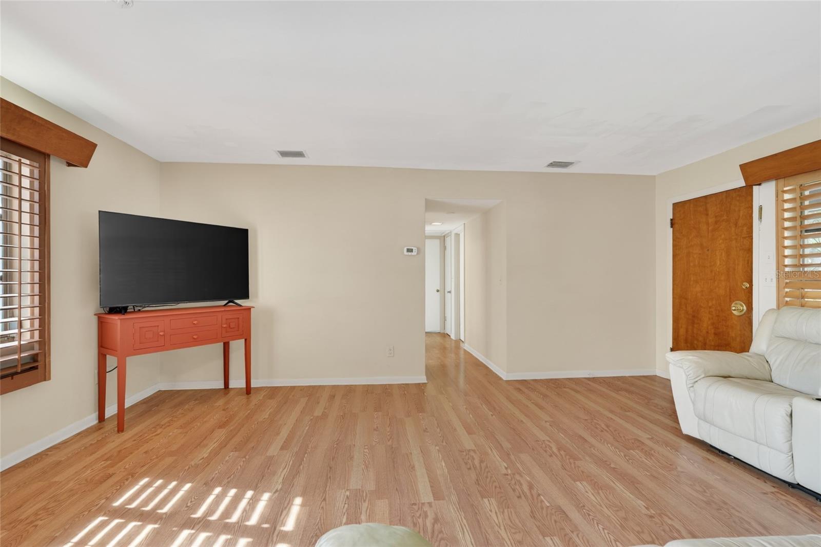 Image 37 of 38 For 1610 Valencia Drive W