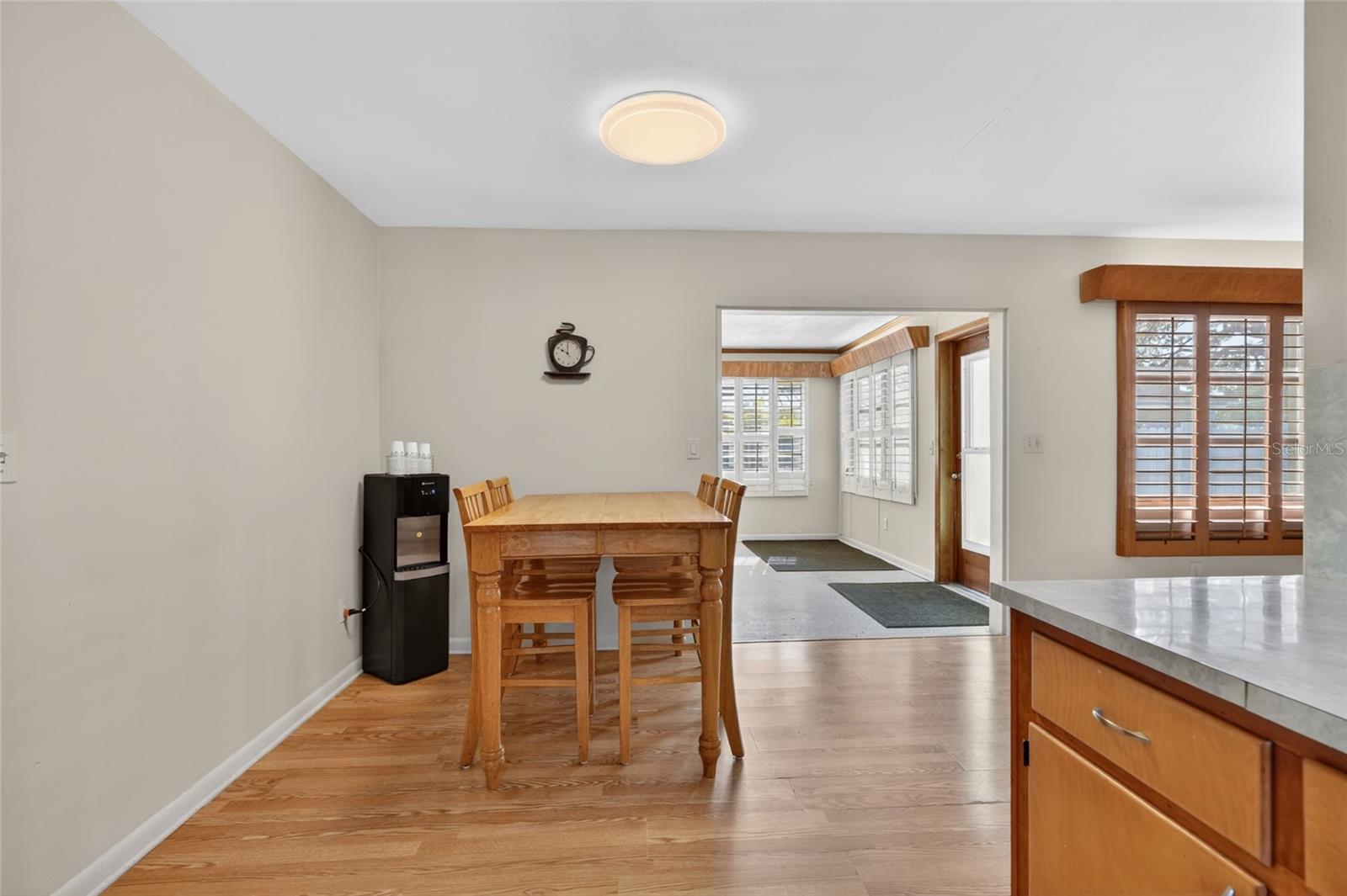 Image 9 of 38 For 1610 Valencia Drive W