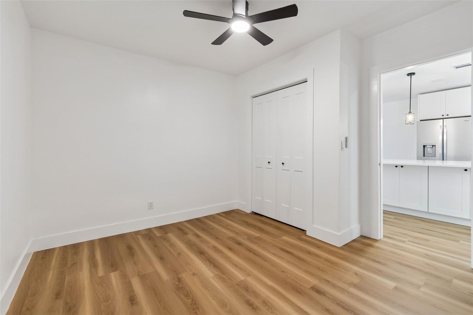 Image 30 of 74 For 106 E Fern St