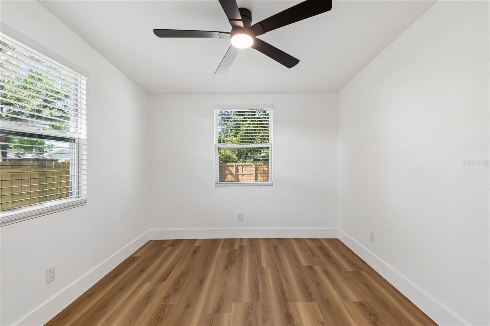 Image 37 of 74 For 106 E Fern St