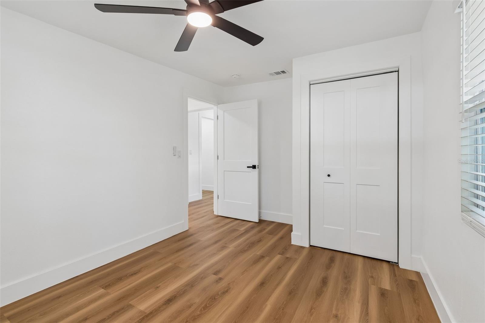 Image 39 of 74 For 106 E Fern St