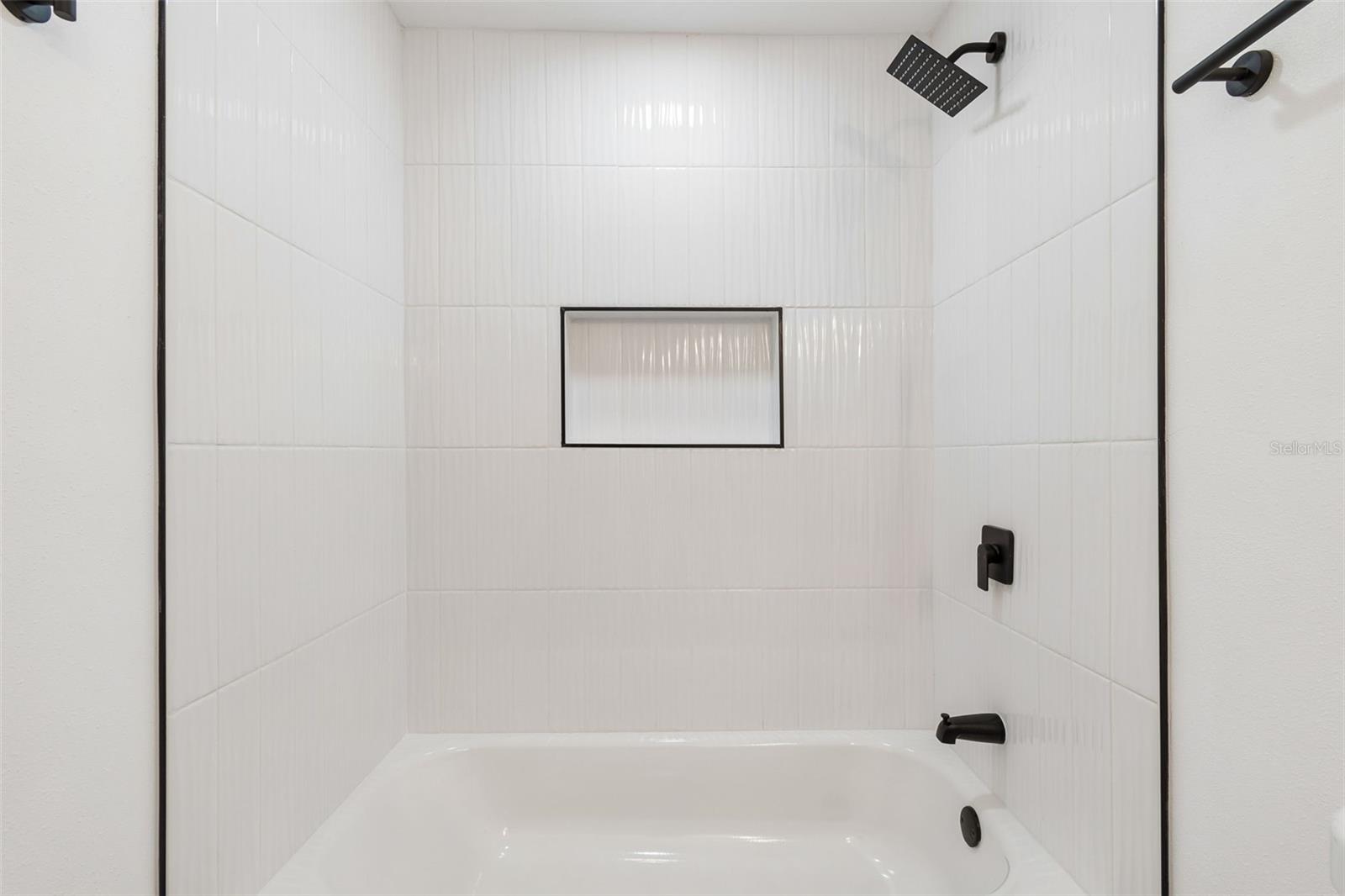 Image 42 of 74 For 106 E Fern St