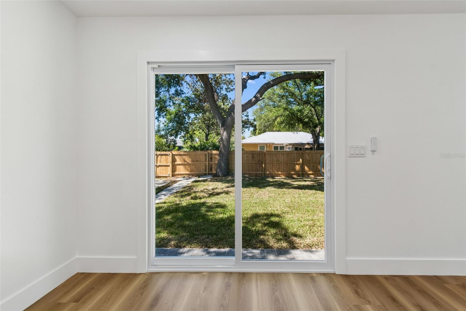 Image 50 of 74 For 106 E Fern St