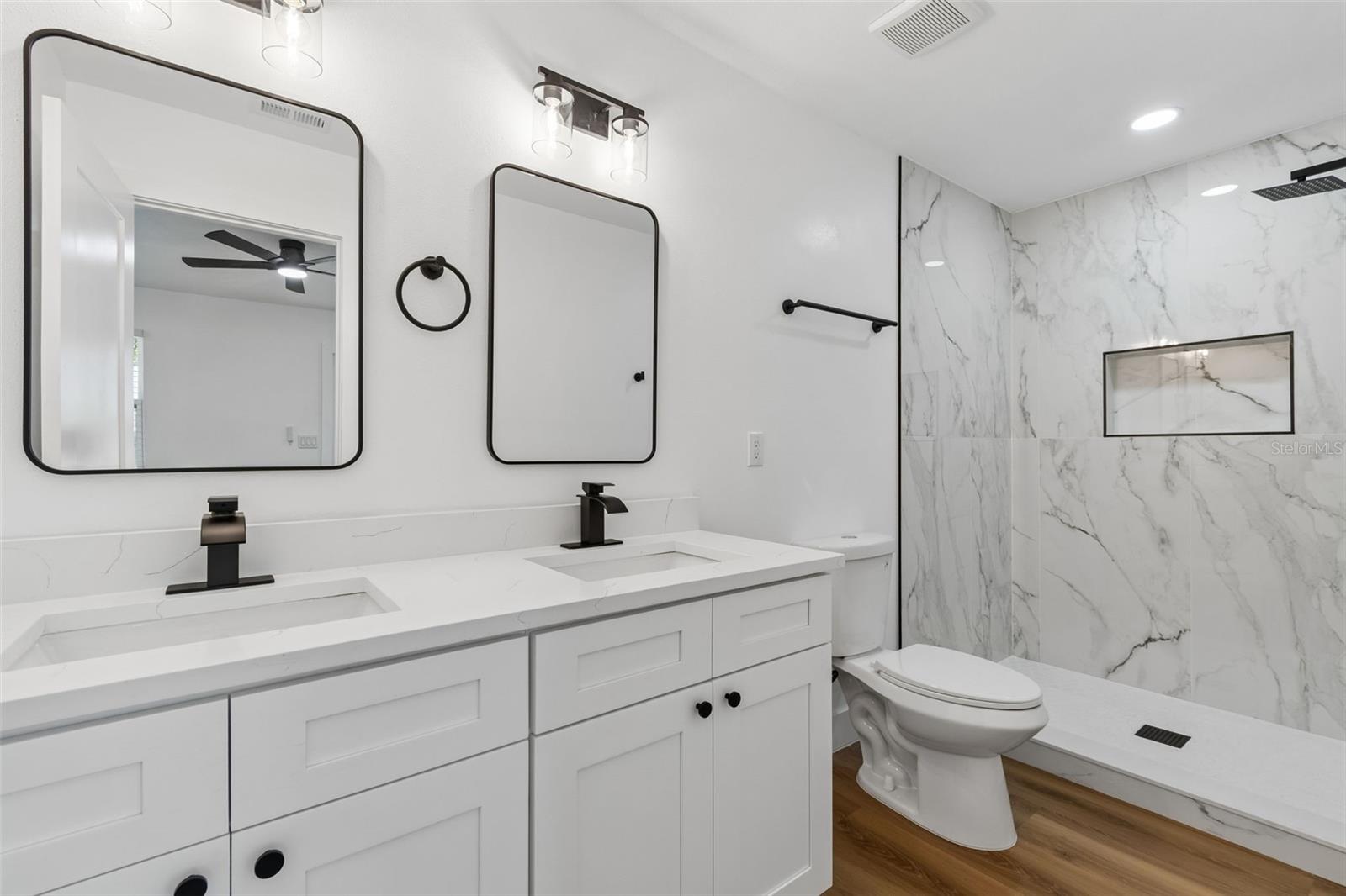 Image 51 of 74 For 106 E Fern St