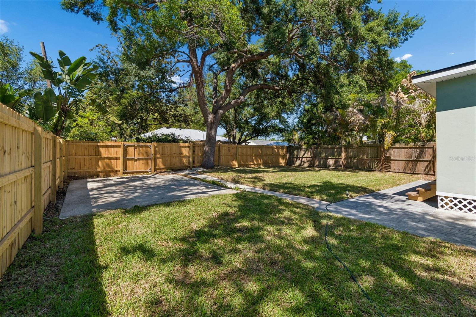 Image 59 of 74 For 106 E Fern St