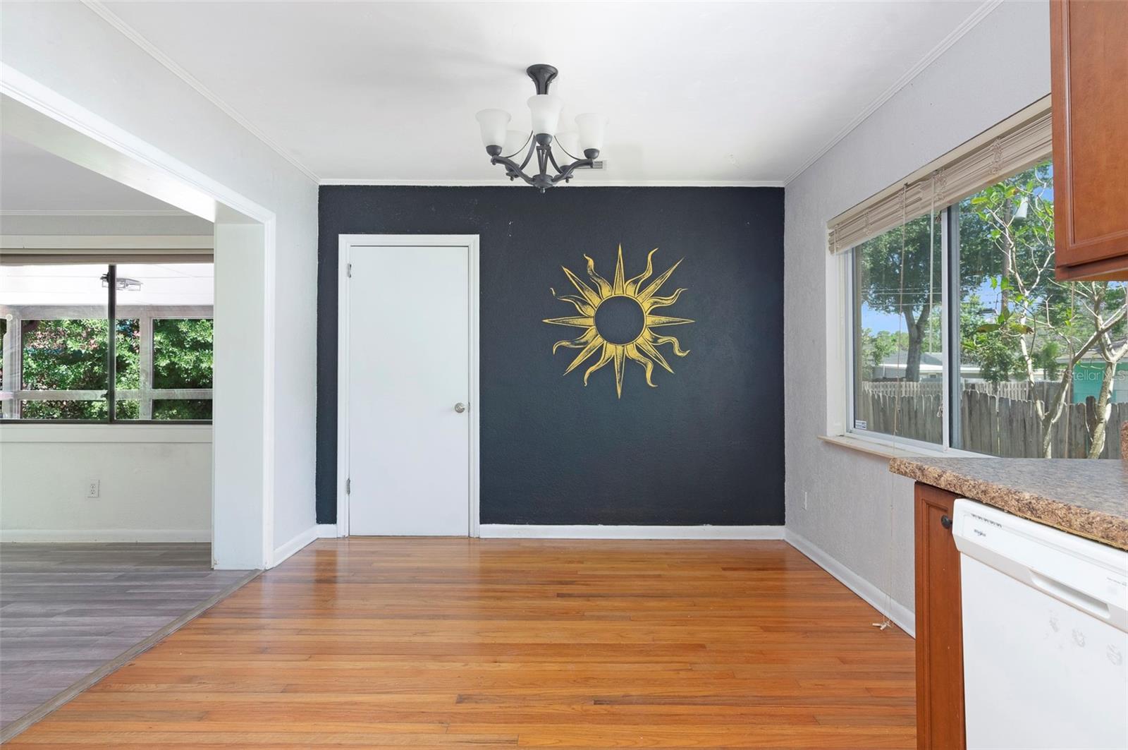 Image 10 of 27 For 983 47th Avenue N