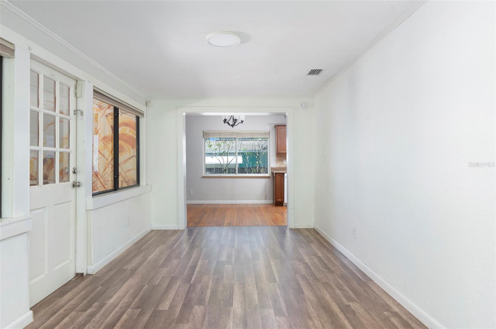 Image 11 of 27 For 983 47th Avenue N