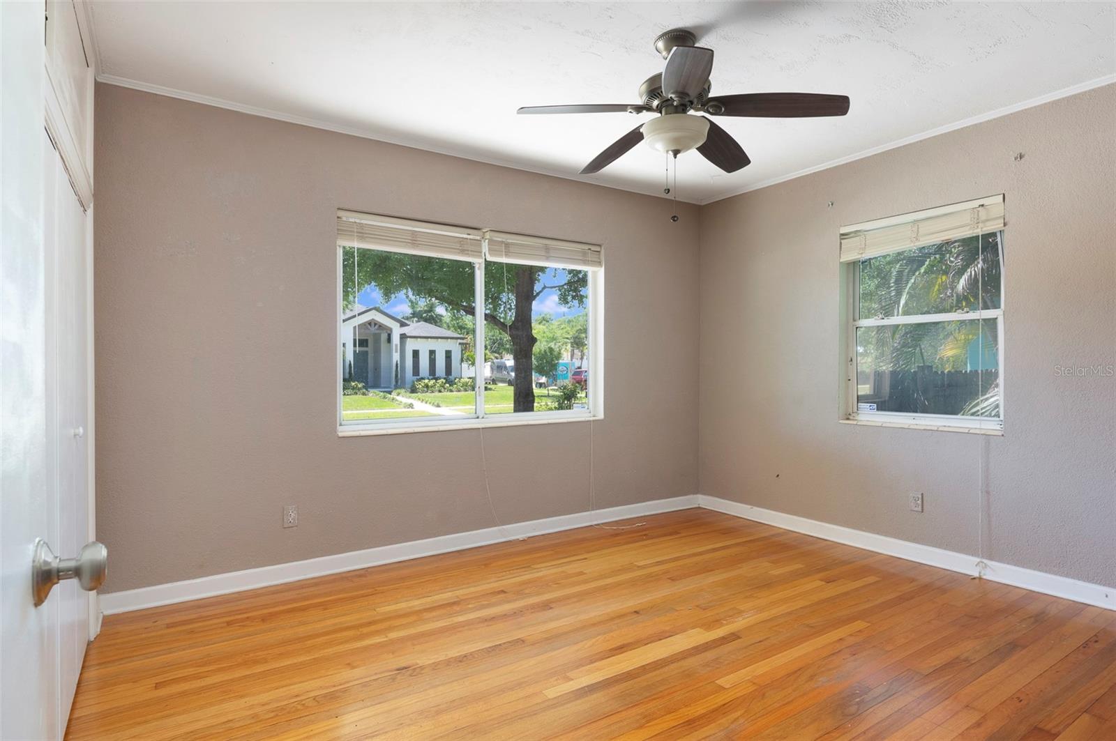 Image 15 of 27 For 983 47th Avenue N