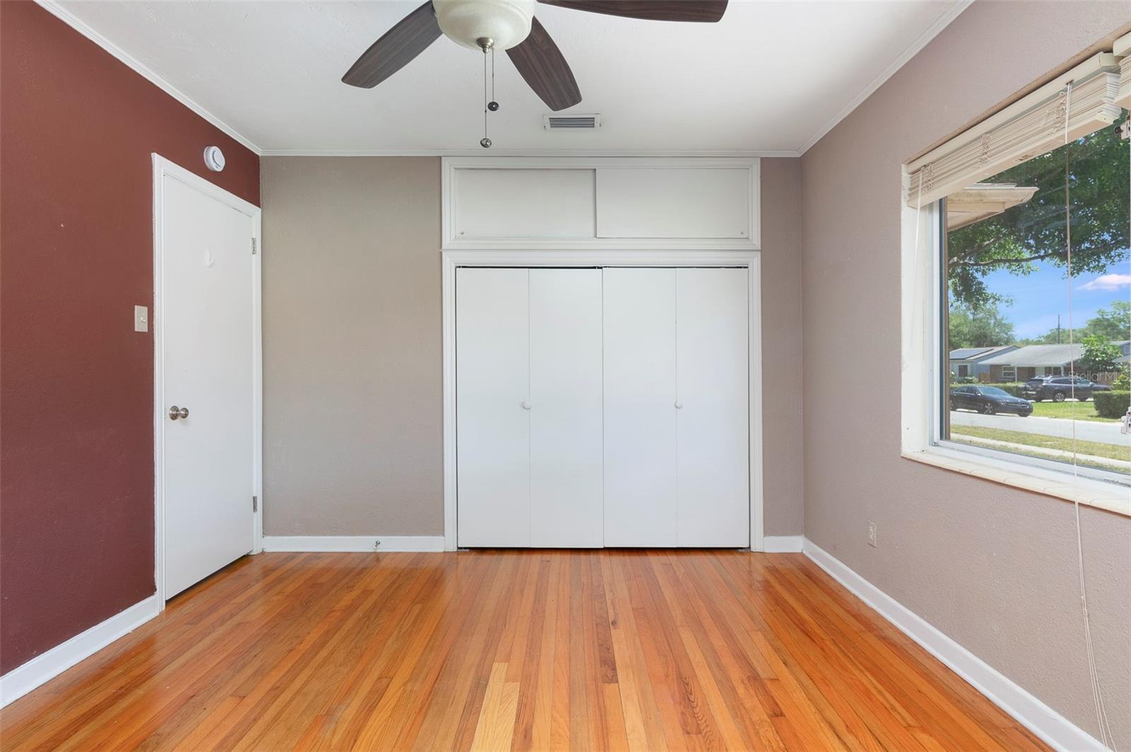 Image 16 of 27 For 983 47th Avenue N