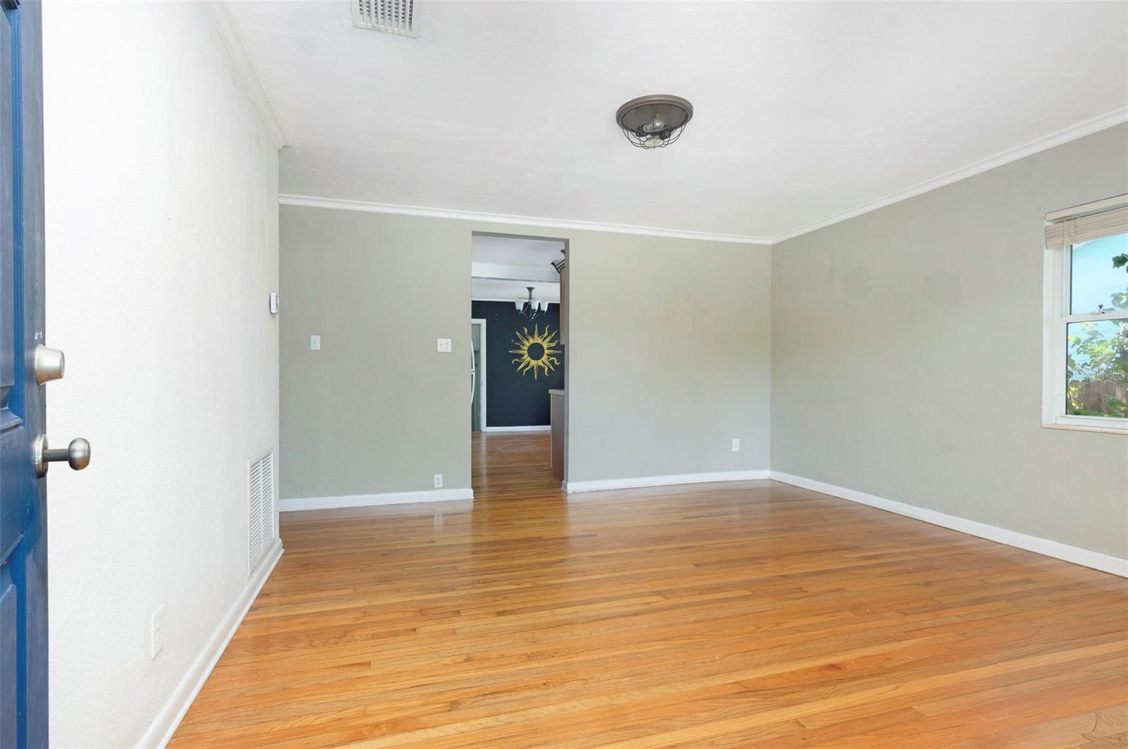 Image 6 of 27 For 983 47th Avenue N