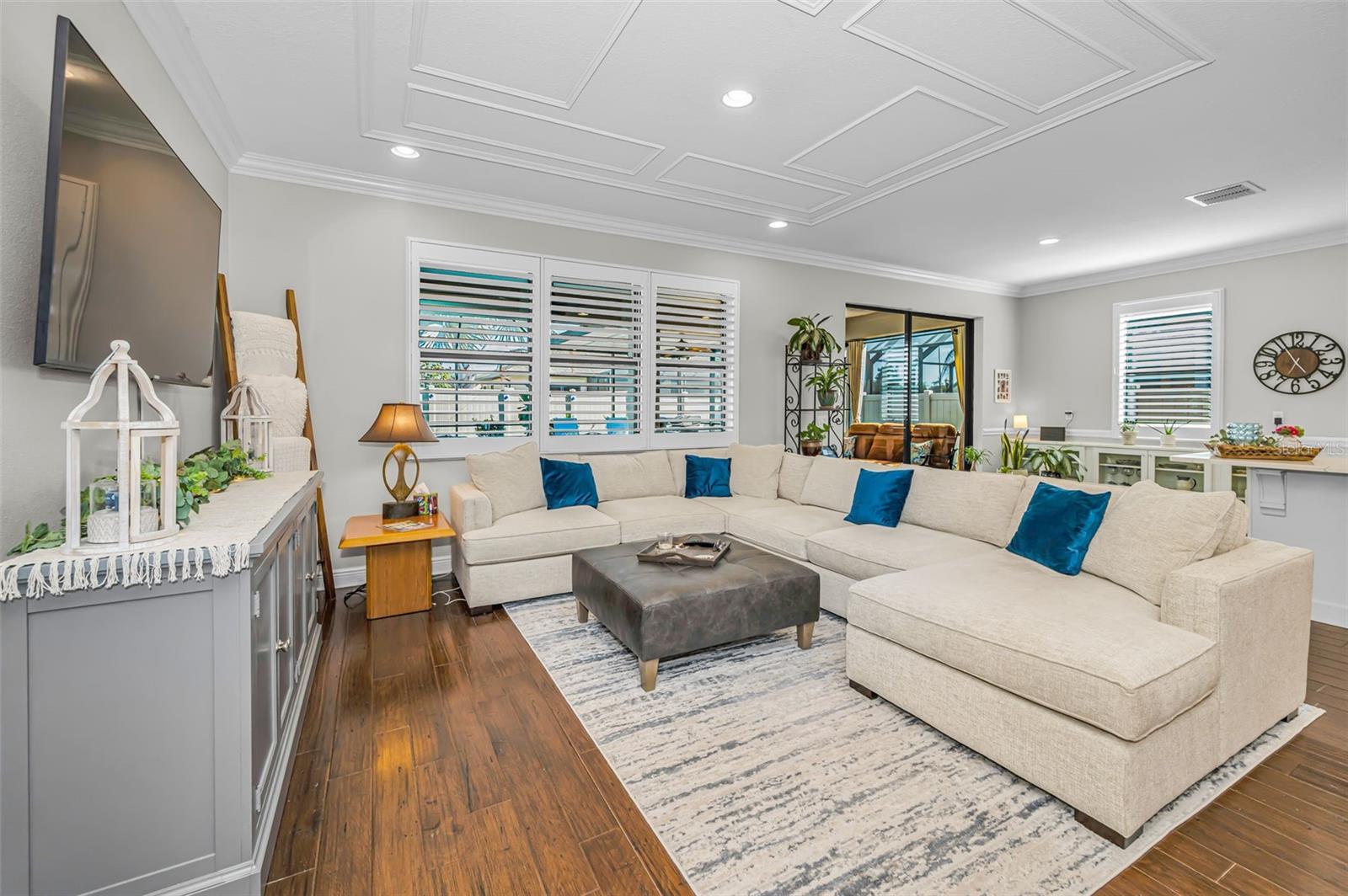 Image 20 of 100 For 8449 Bluevine Sky Drive