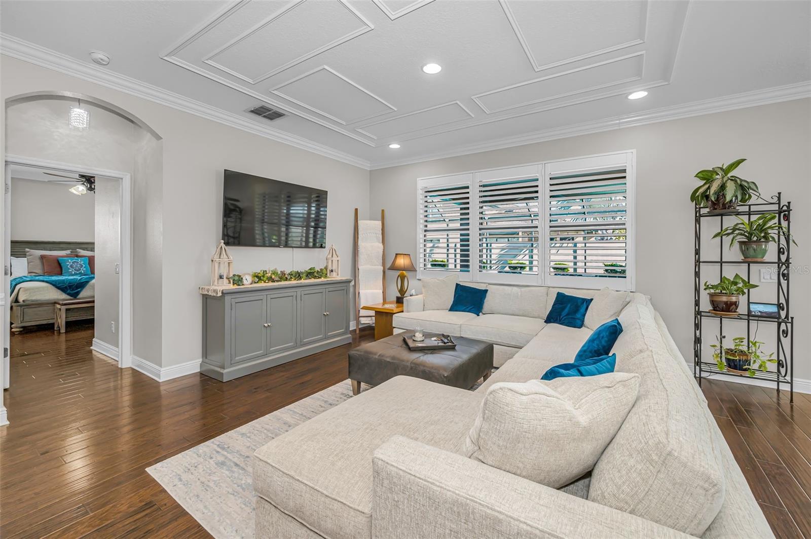 Image 21 of 100 For 8449 Bluevine Sky Drive