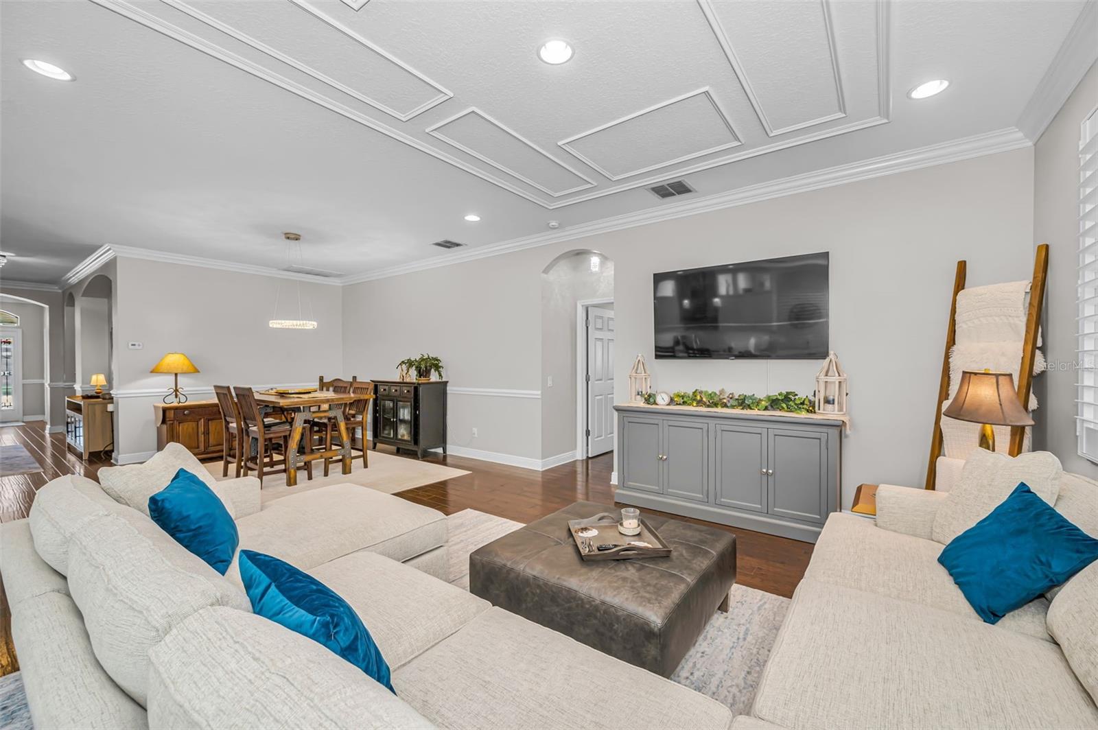 Image 22 of 100 For 8449 Bluevine Sky Drive