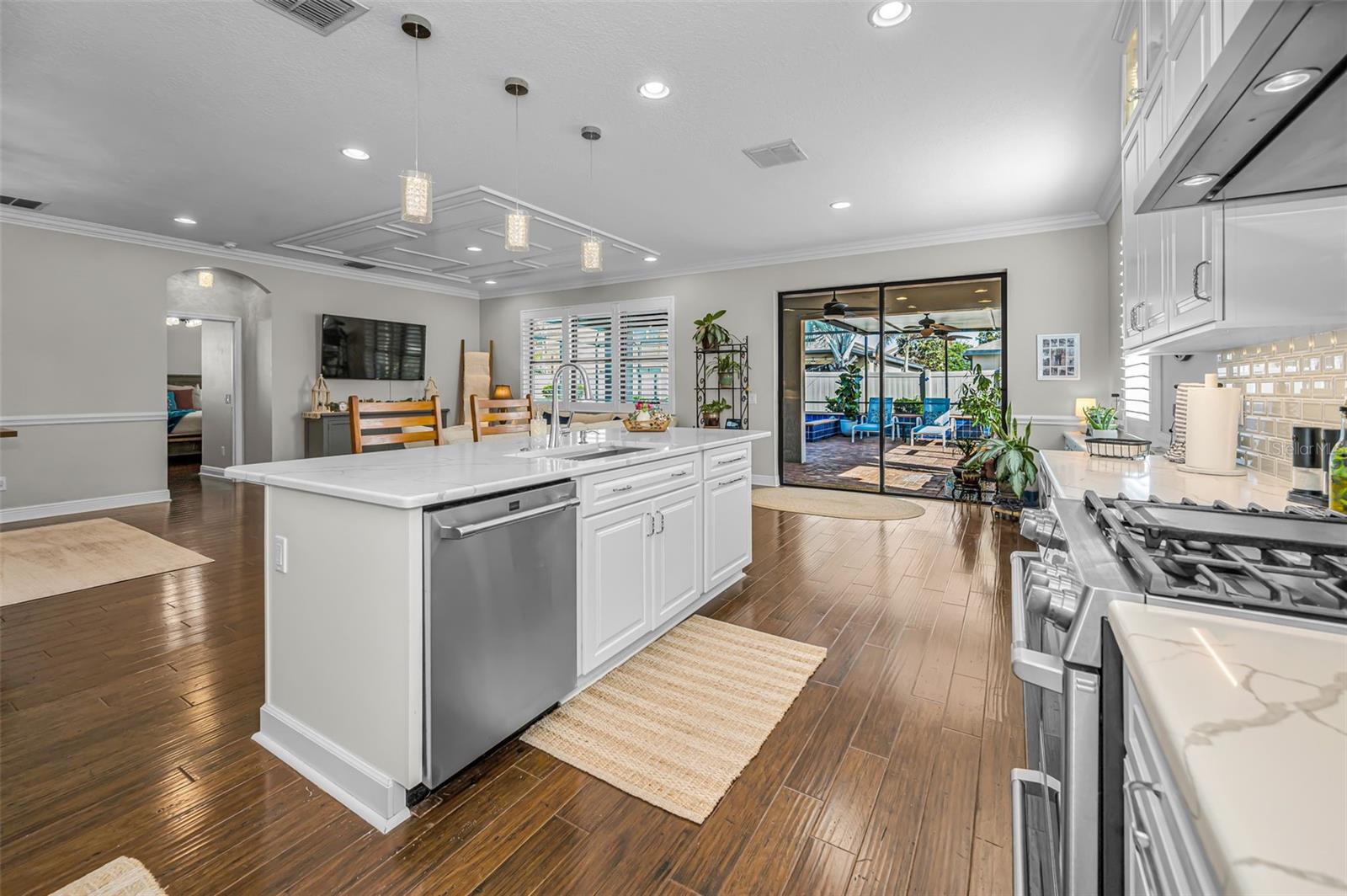 Image 28 of 100 For 8449 Bluevine Sky Drive