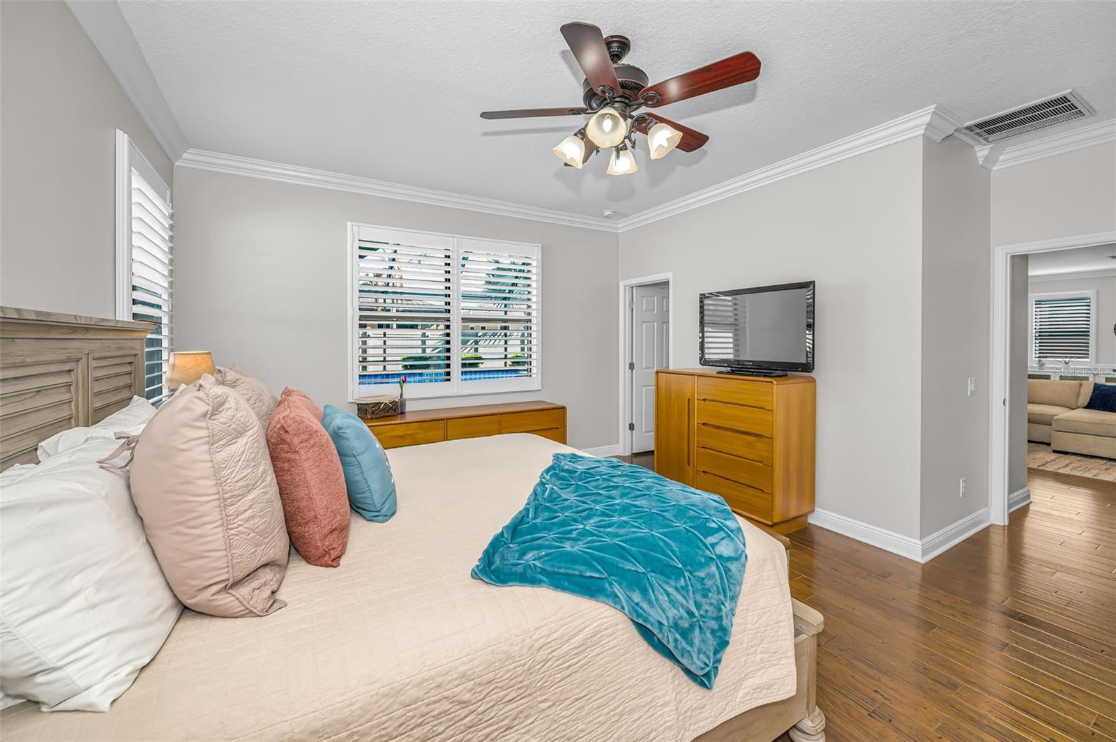 Image 36 of 100 For 8449 Bluevine Sky Drive