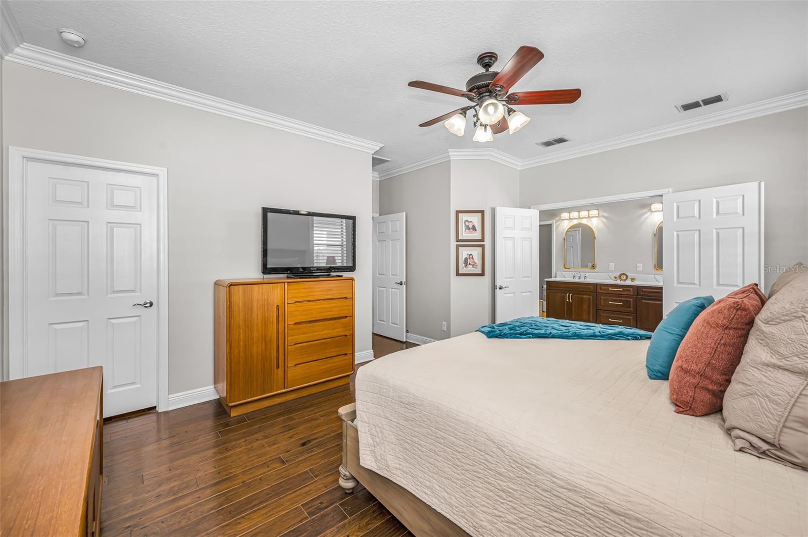 Image 37 of 100 For 8449 Bluevine Sky Drive