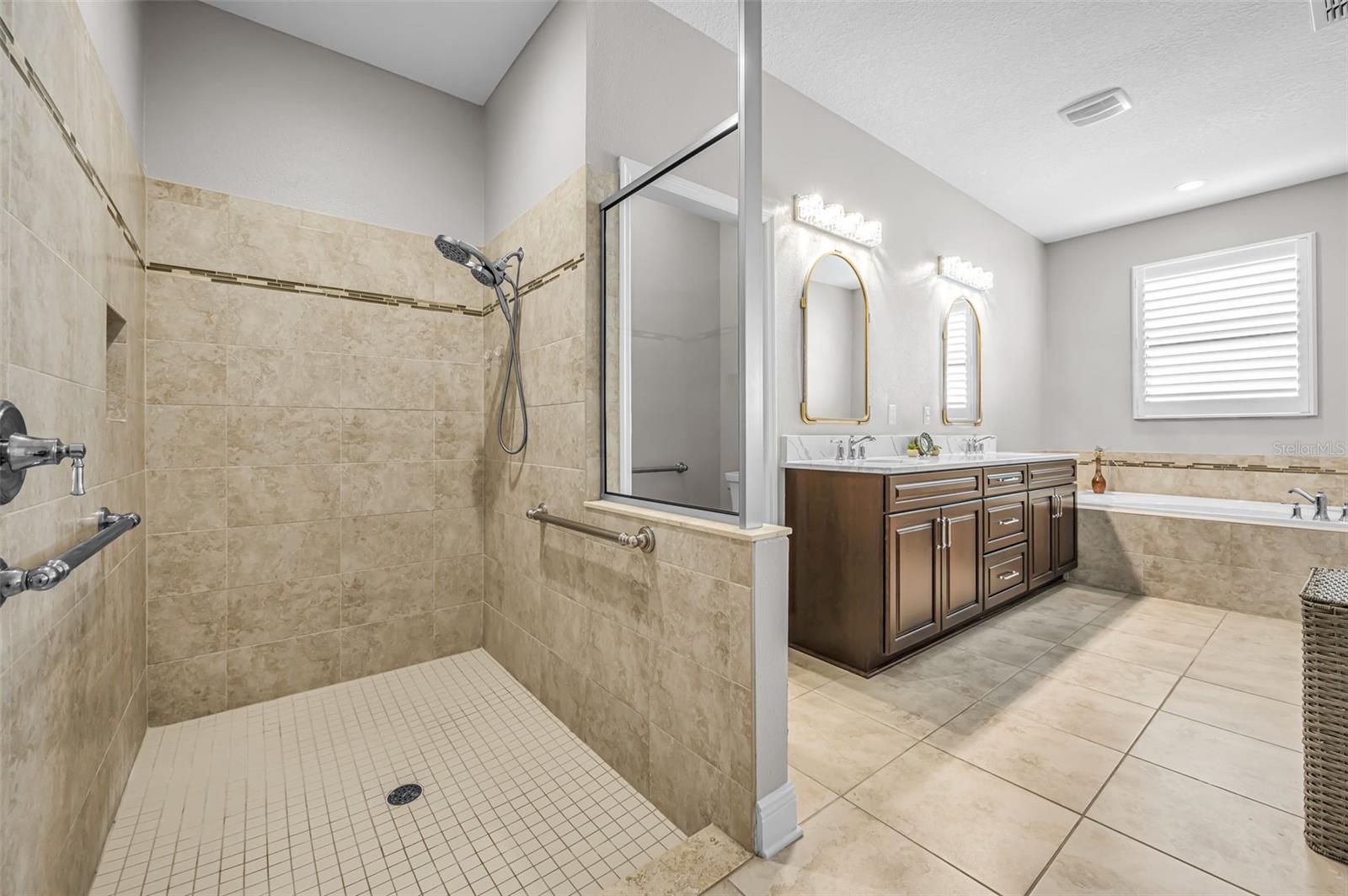 Image 41 of 100 For 8449 Bluevine Sky Drive