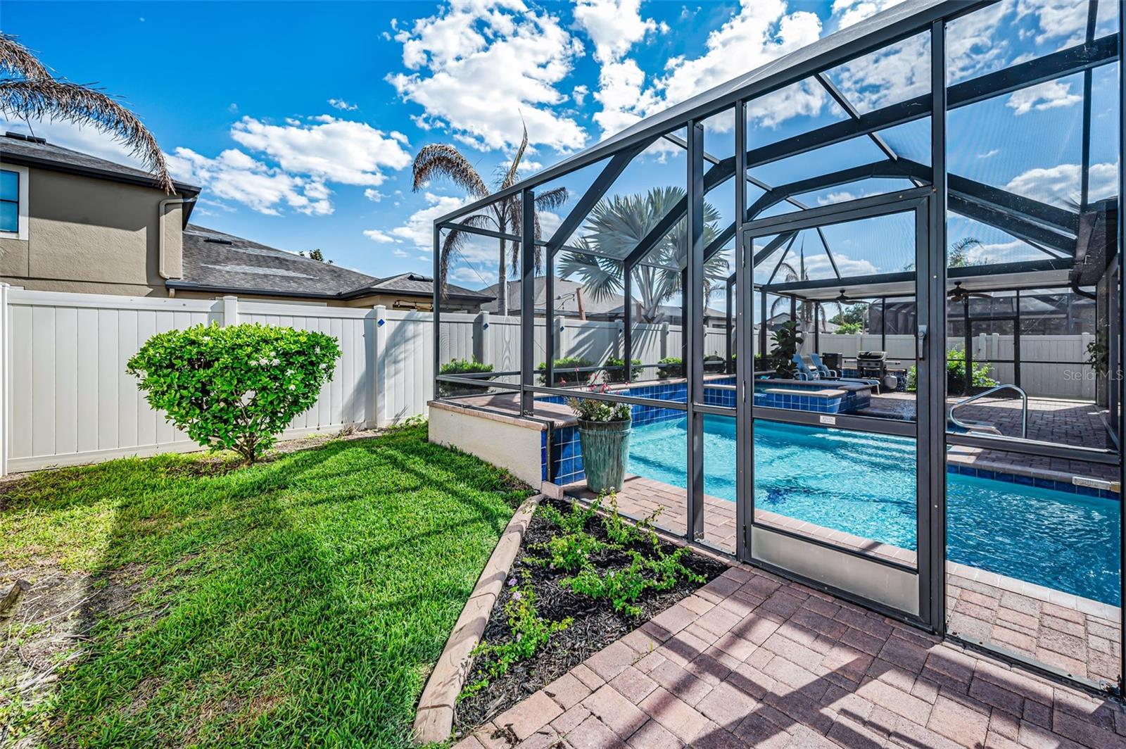 Image 71 of 100 For 8449 Bluevine Sky Drive