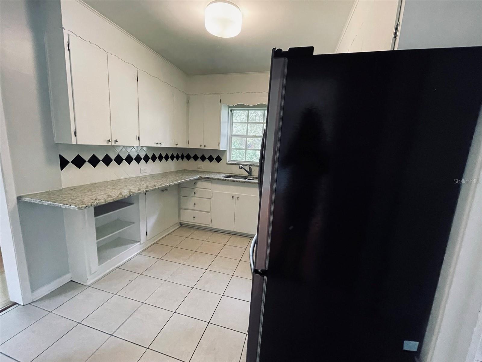 Image 7 of 30 For 1039 Frankland Road