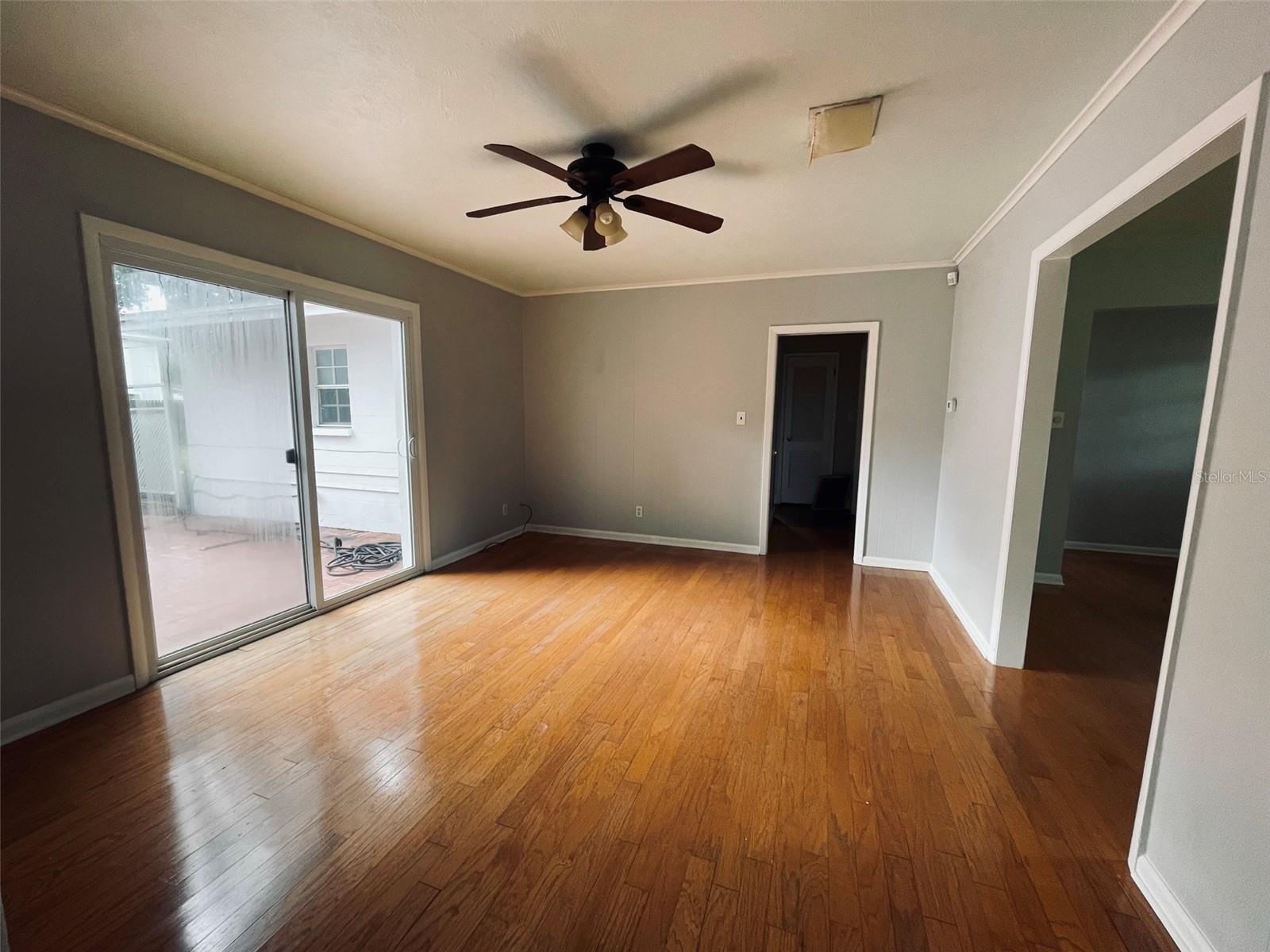 Image 8 of 30 For 1039 Frankland Road