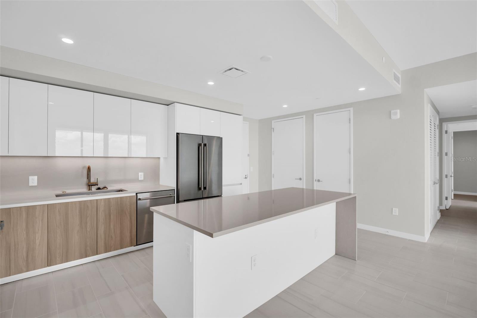 Image 5 of 83 For 400 Central Avenue 3603