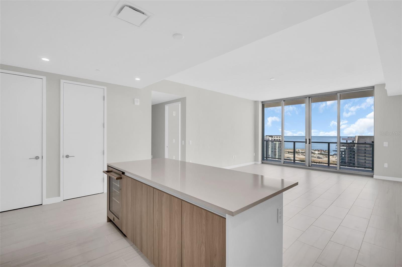 Image 6 of 83 For 400 Central Avenue 3603