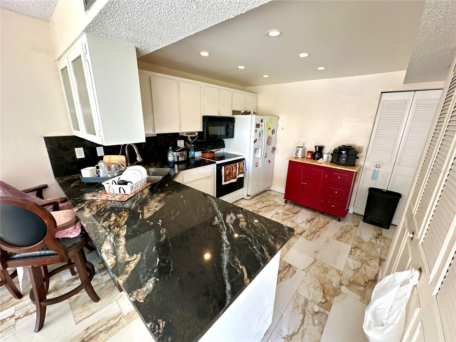 Image 13 of 42 For 1655 Highland Avenue J190