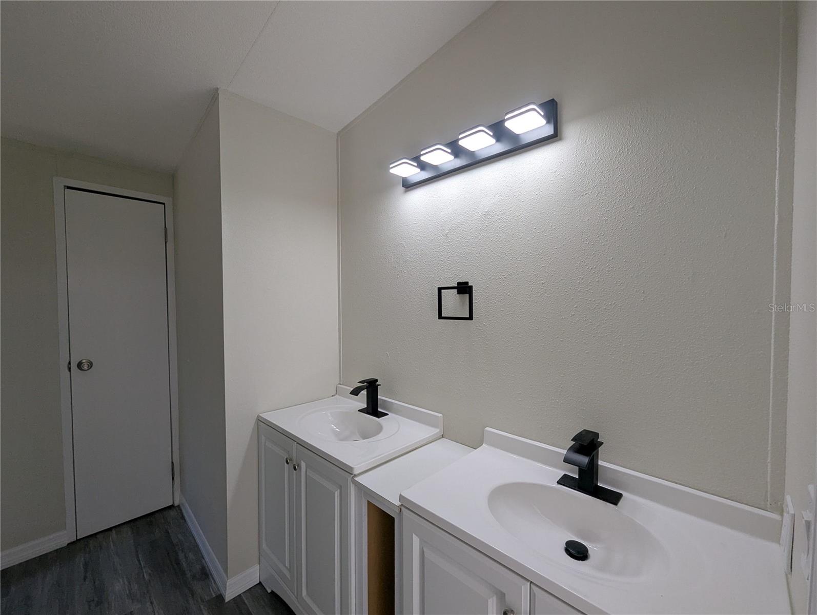 Image 10 of 32 For 5208 Caraway Place