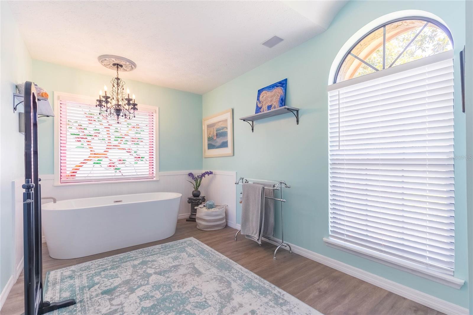 Listing photo id 18 for 6602 Seabird Way