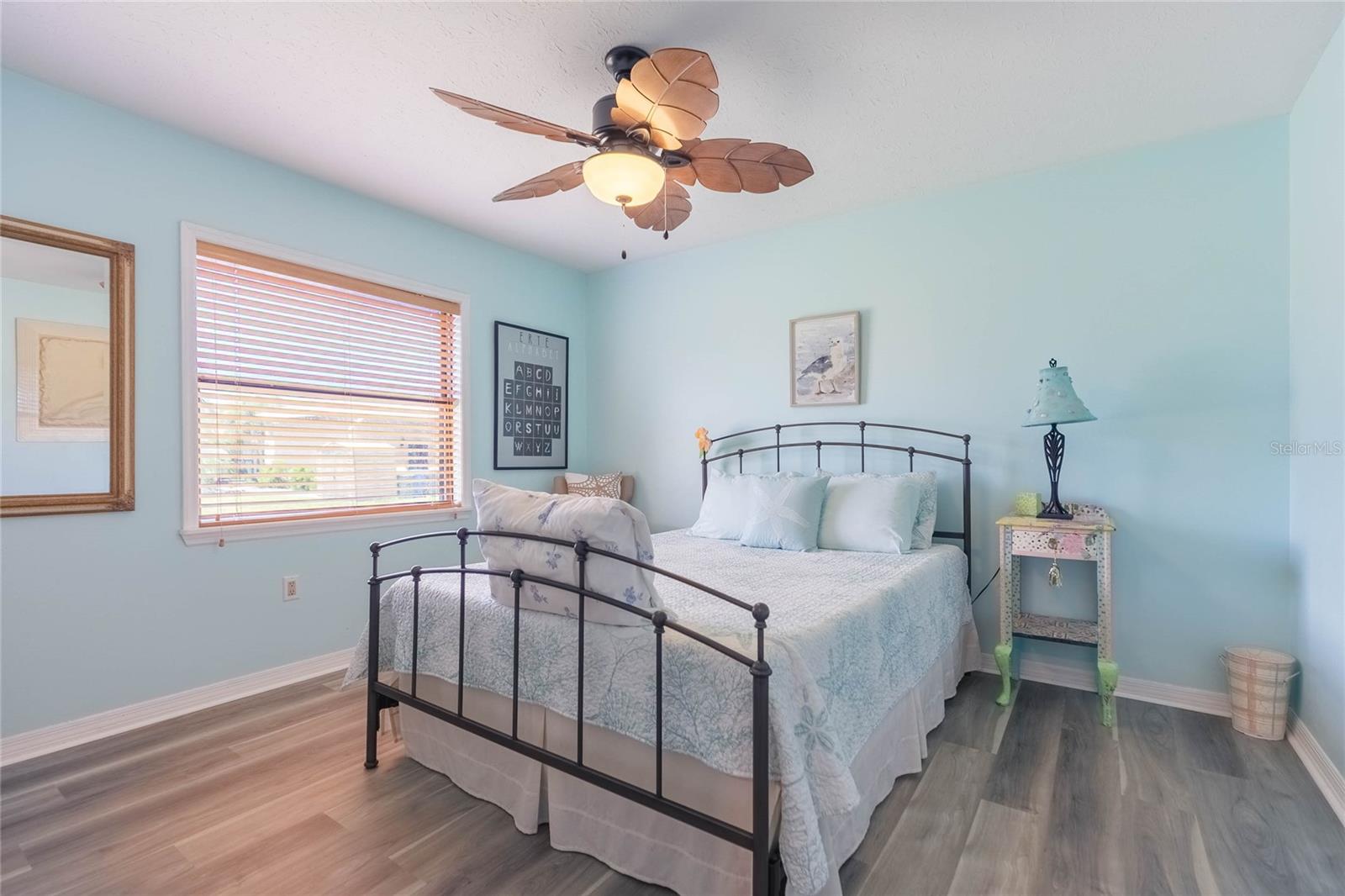Listing photo id 21 for 6602 Seabird Way