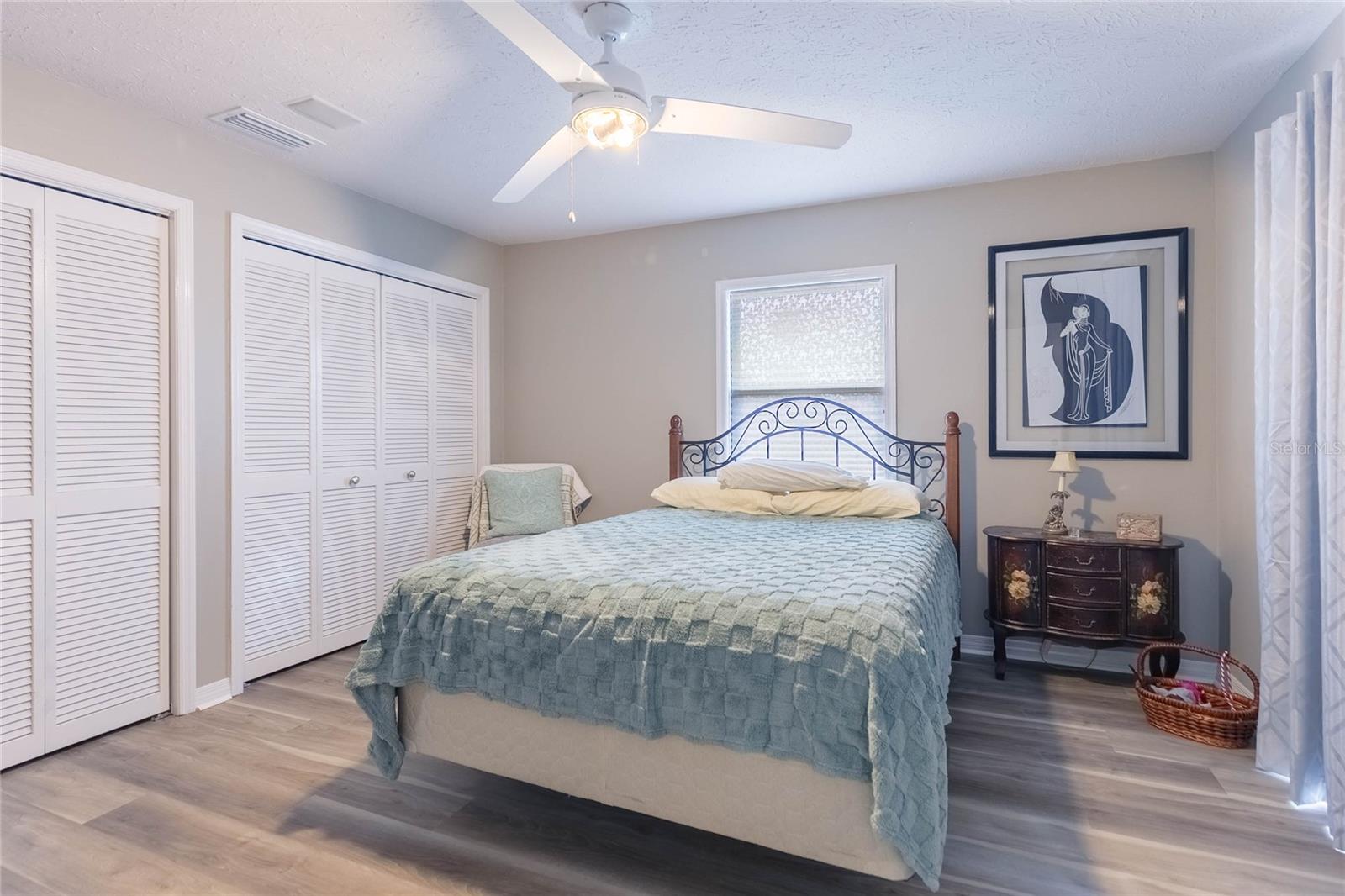 Listing photo id 23 for 6602 Seabird Way
