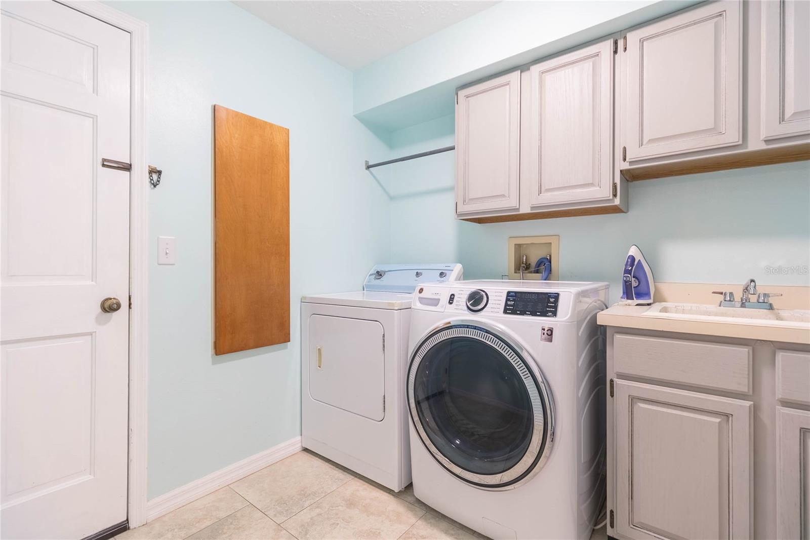Listing photo id 25 for 6602 Seabird Way