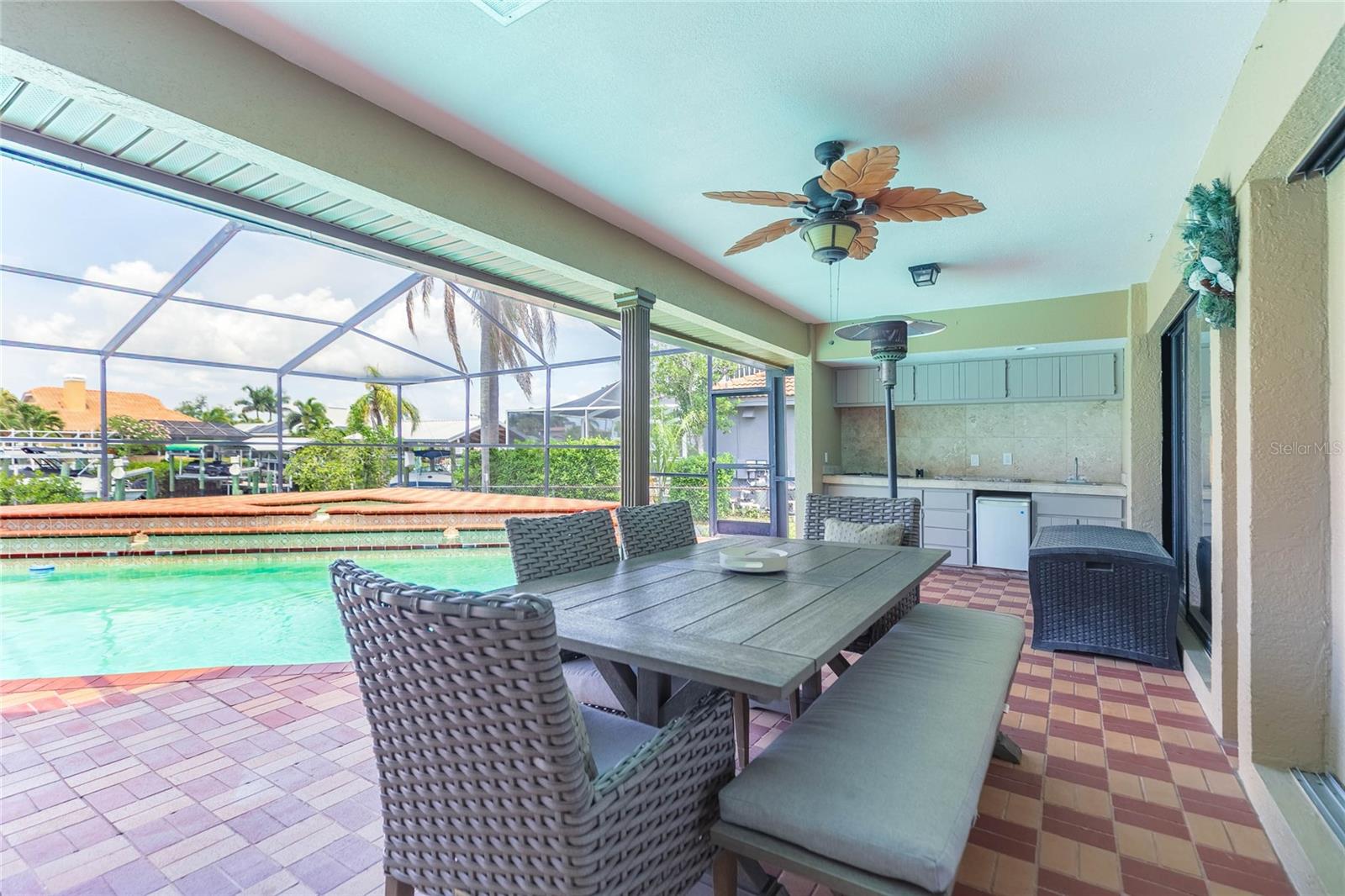 Listing photo id 26 for 6602 Seabird Way
