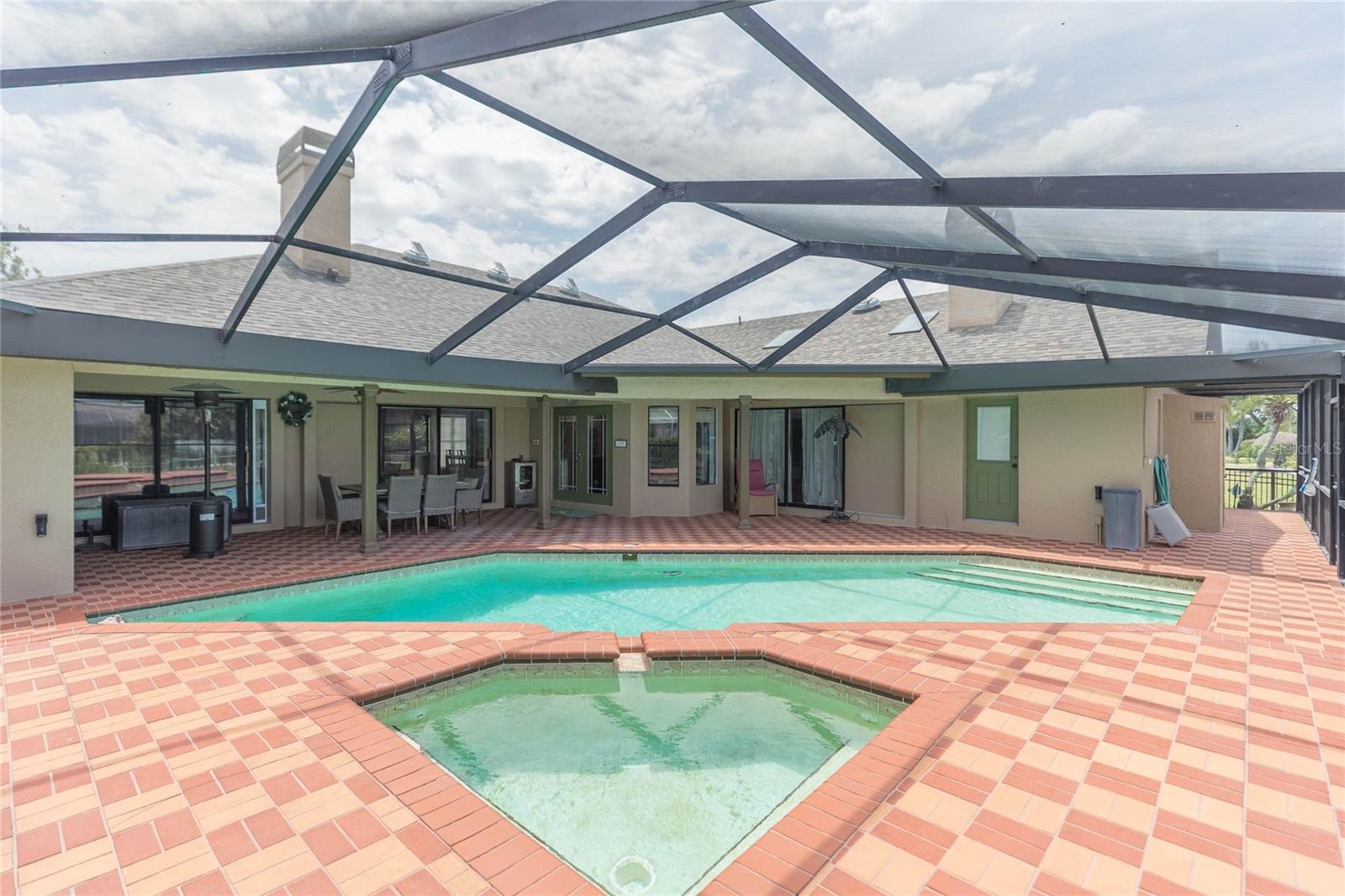 Listing photo id 27 for 6602 Seabird Way