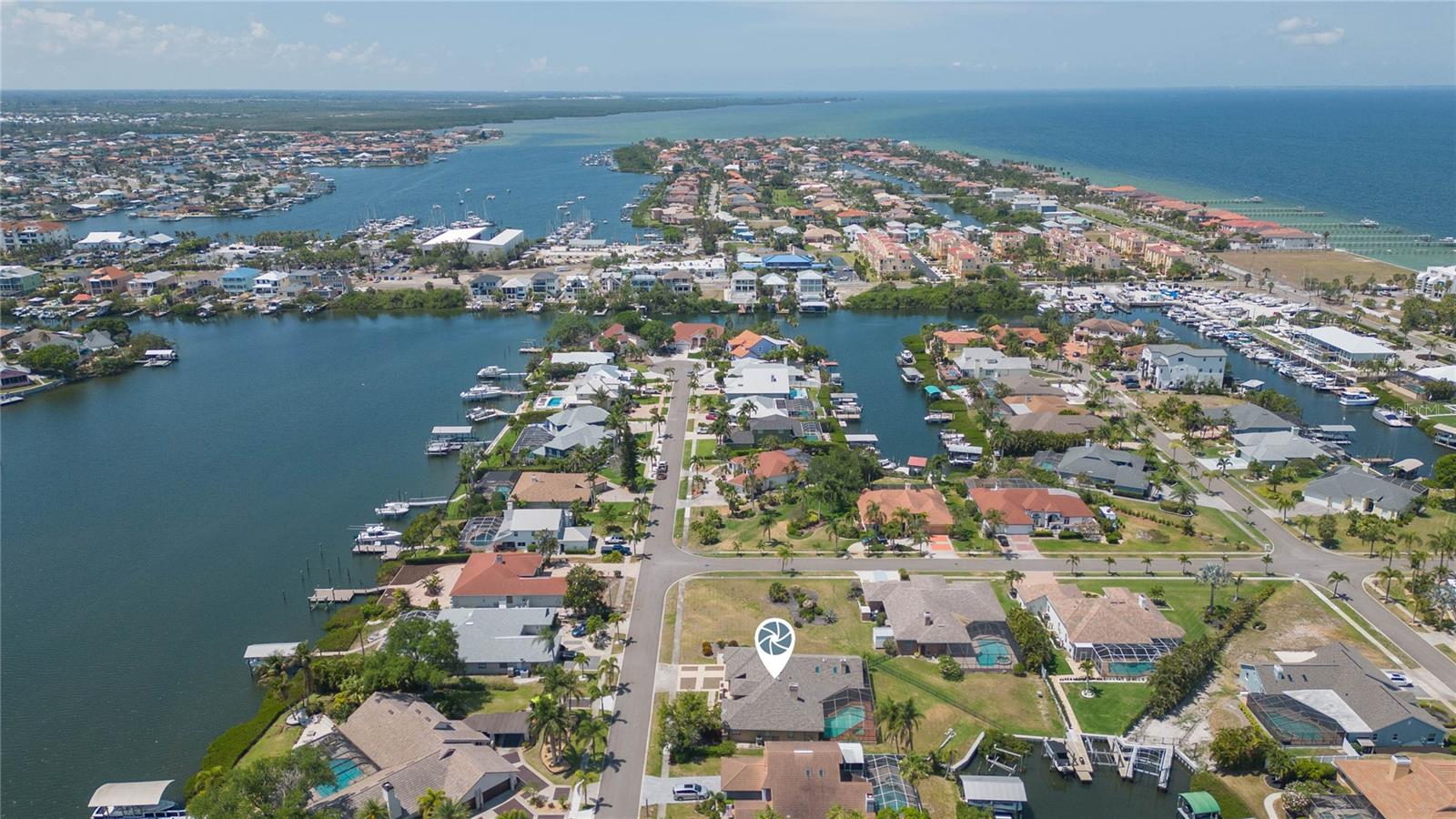 Listing photo id 33 for 6602 Seabird Way