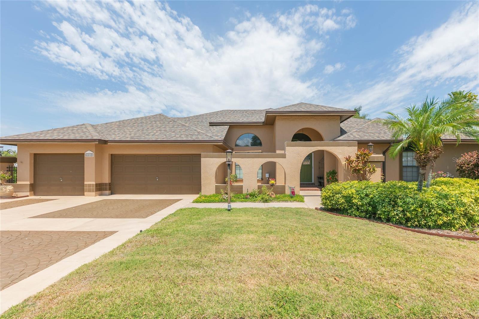 Listing photo id 3 for 6602 Seabird Way
