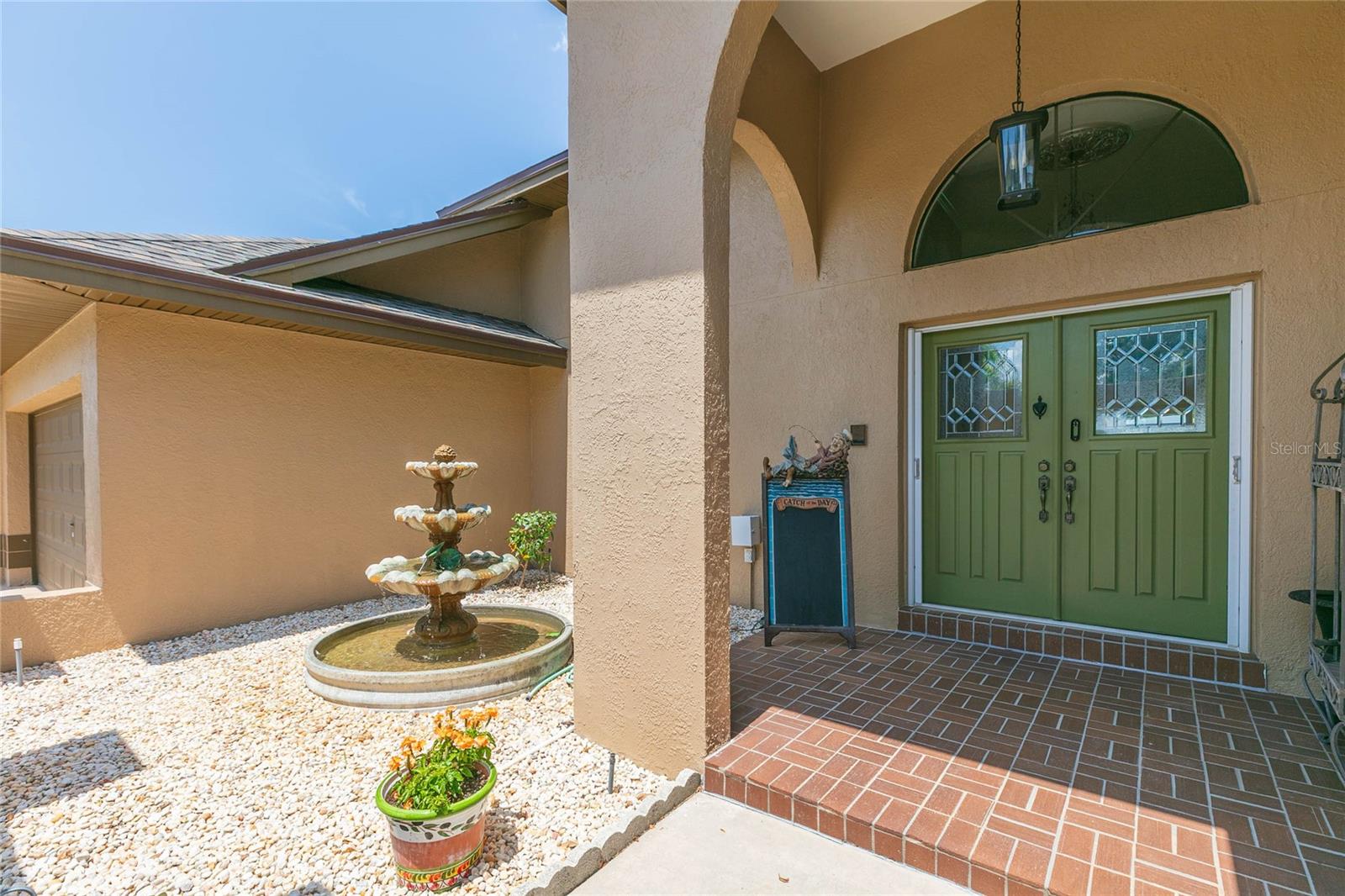 Listing photo id 4 for 6602 Seabird Way