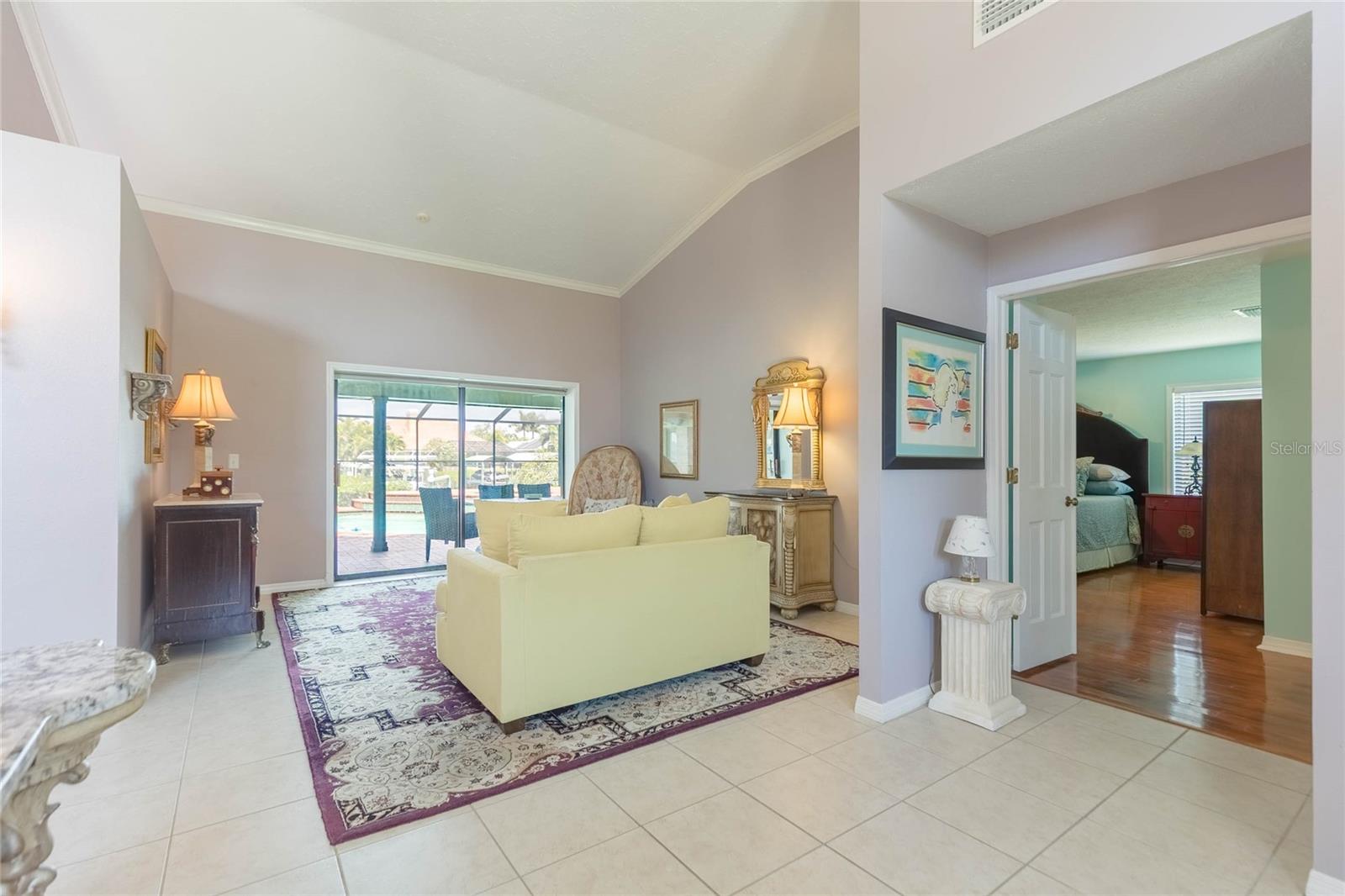 Listing photo id 5 for 6602 Seabird Way