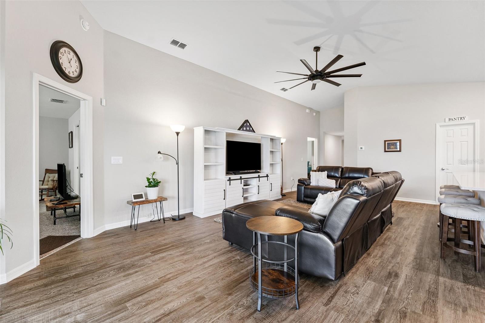 Image 11 of 36 For 134 St Thomas Drive