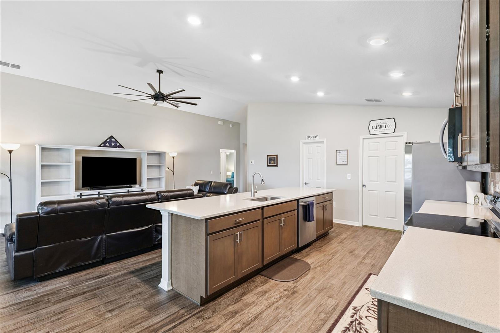 Image 9 of 36 For 134 St Thomas Drive