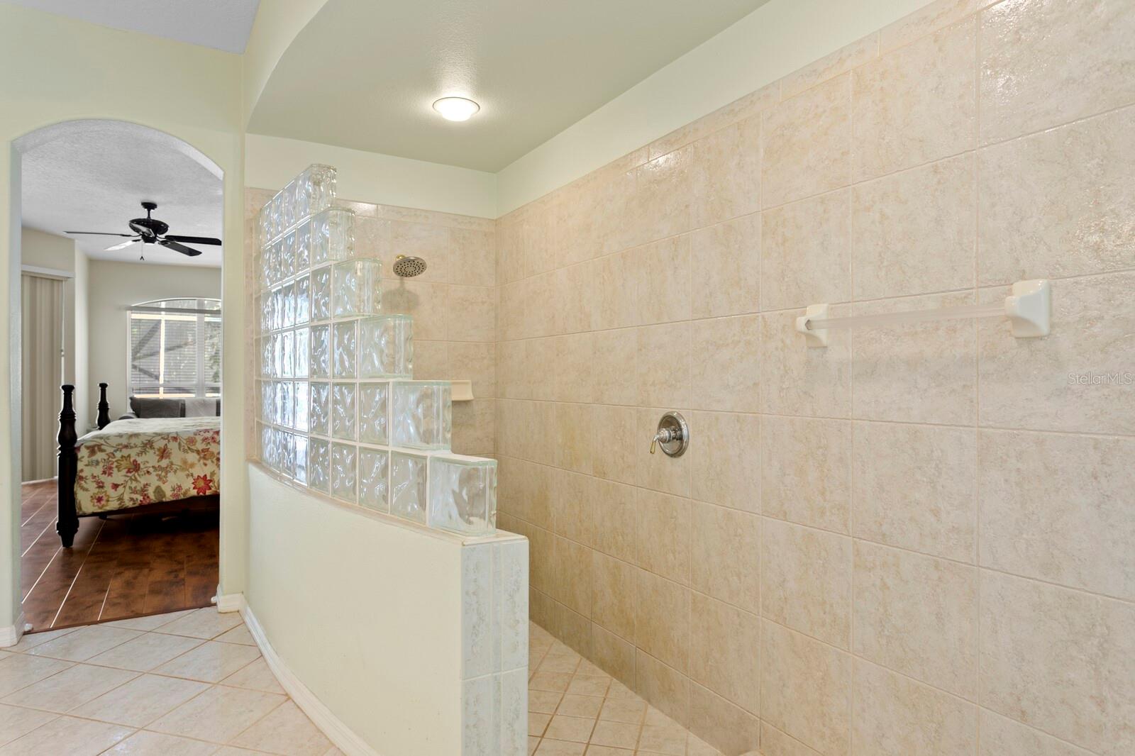 Image 23 of 62 For 17888 Arbor Greene Drive