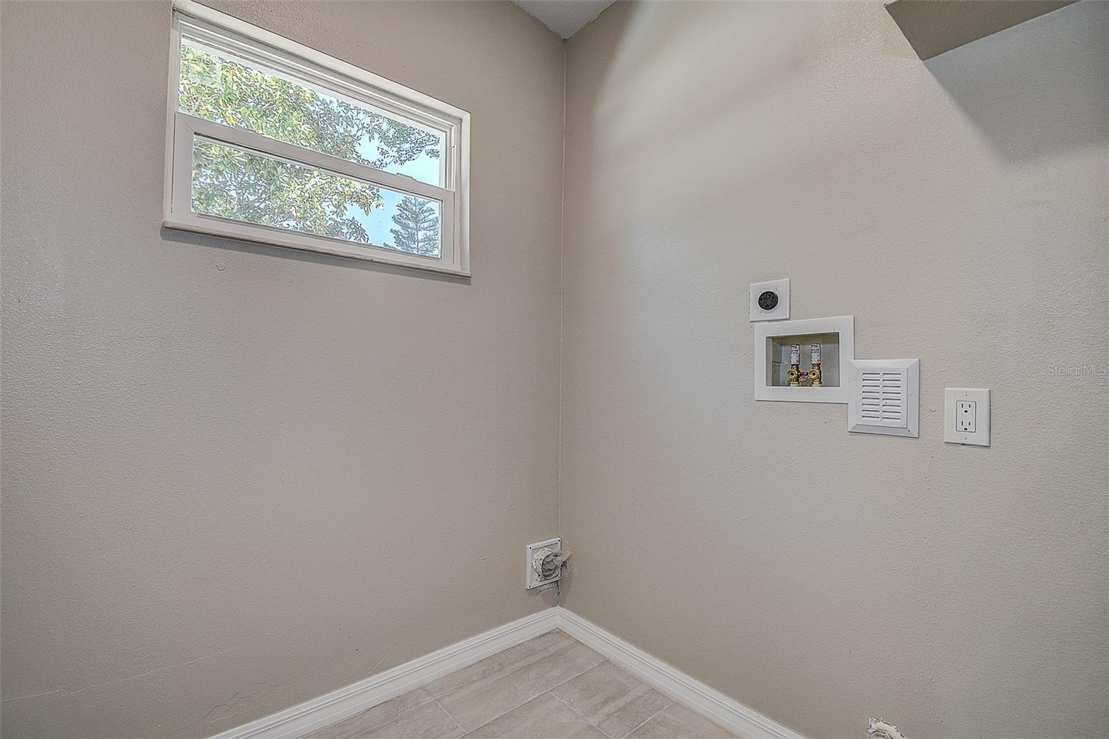 Image 15 of 32 For 8420 Gerbera Avenue