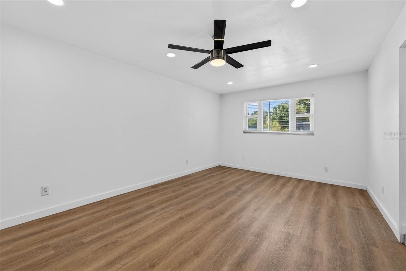 Image 13 of 31 For 4413 Rogers Avenue