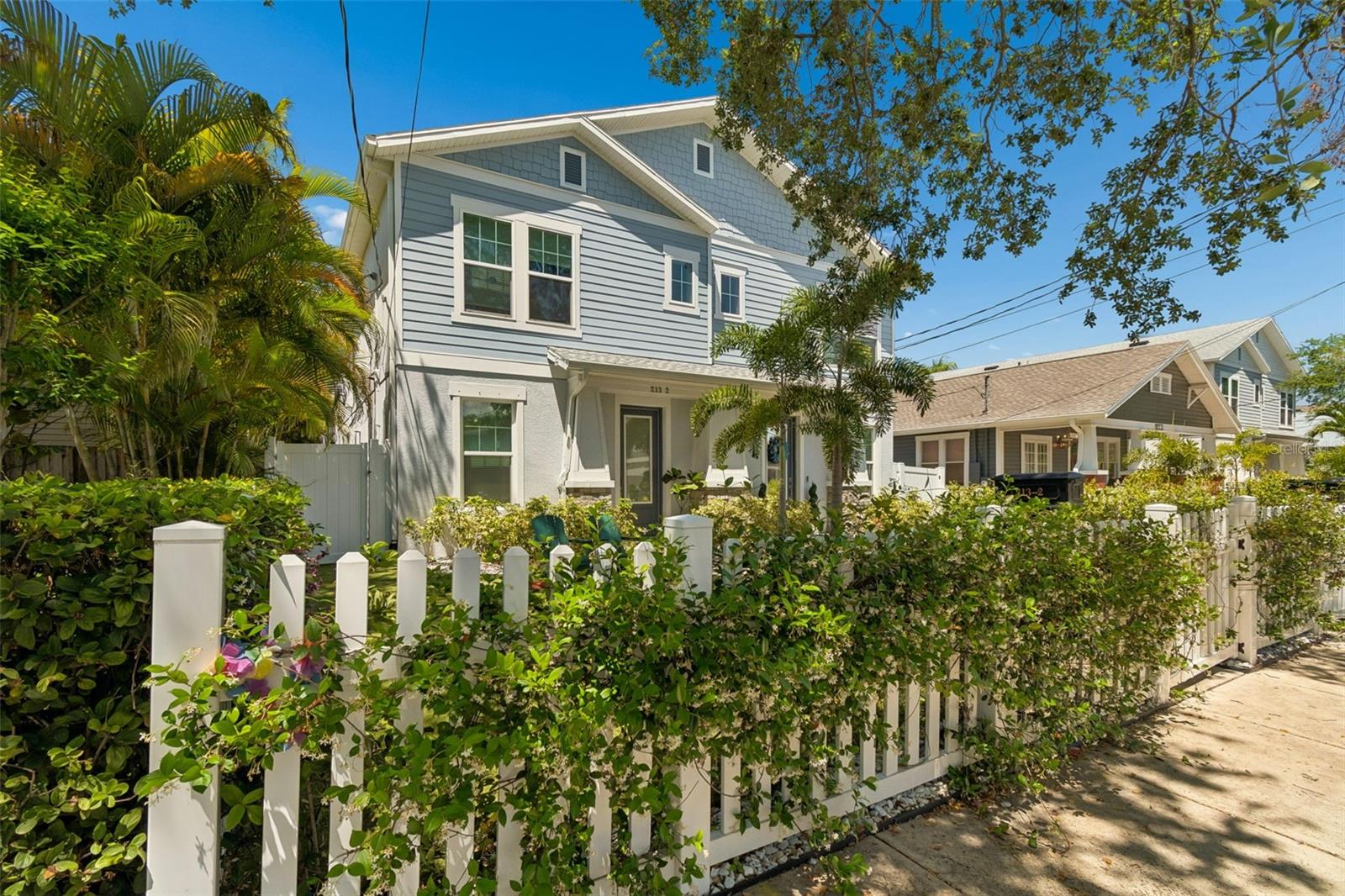Image 2 of 26 For 213 Albany Avenue 2