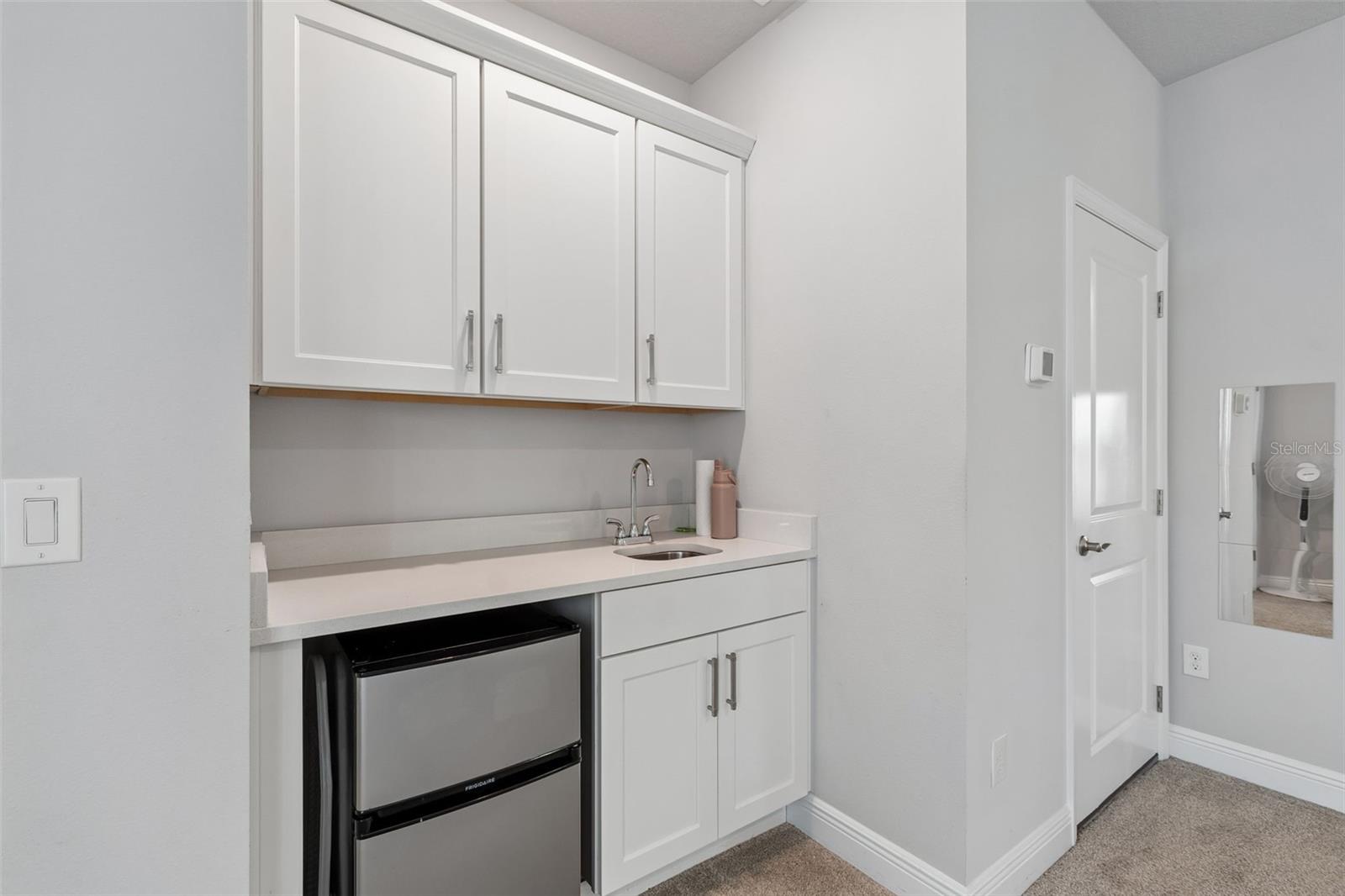 Image 21 of 26 For 213 Albany Avenue 2