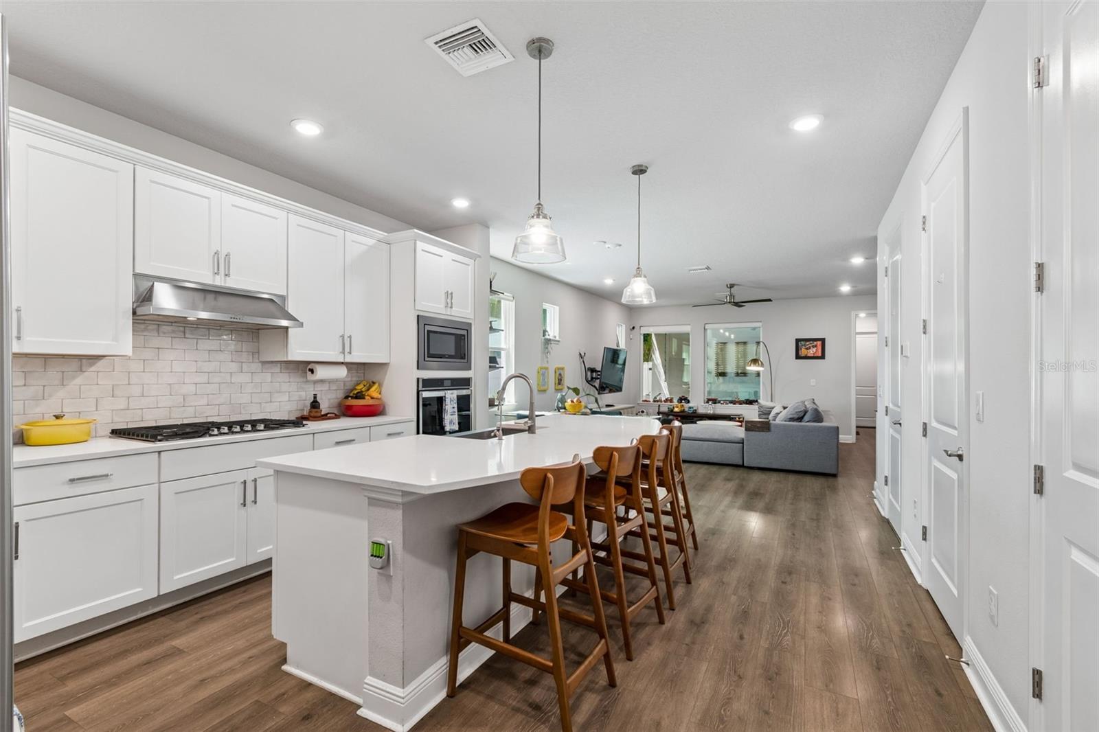 Image 5 of 26 For 213 Albany Avenue 2