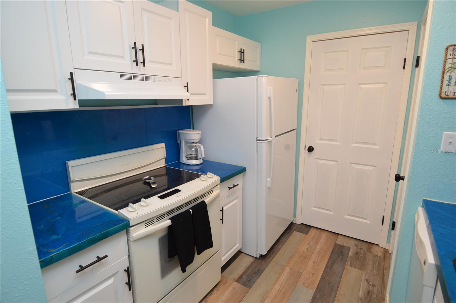 Image 6 of 80 For 1400 Gandy Boulevard N 207