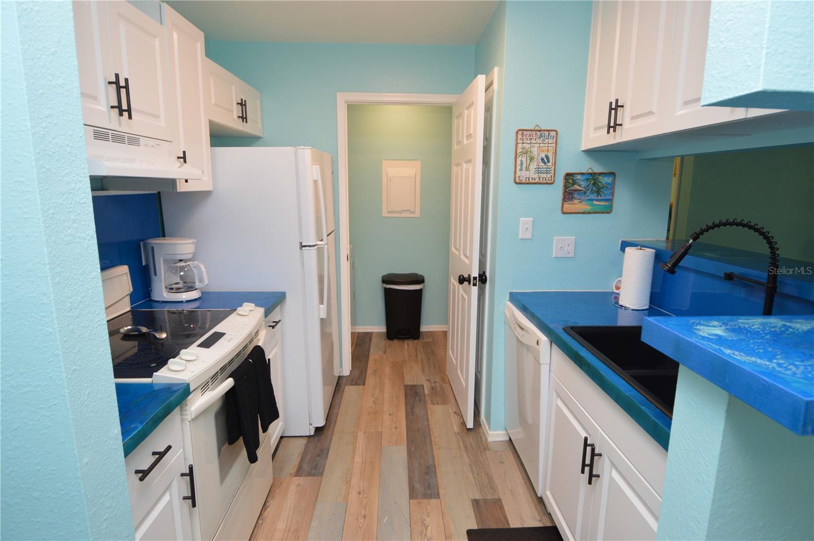 Image 7 of 80 For 1400 Gandy Boulevard N 207