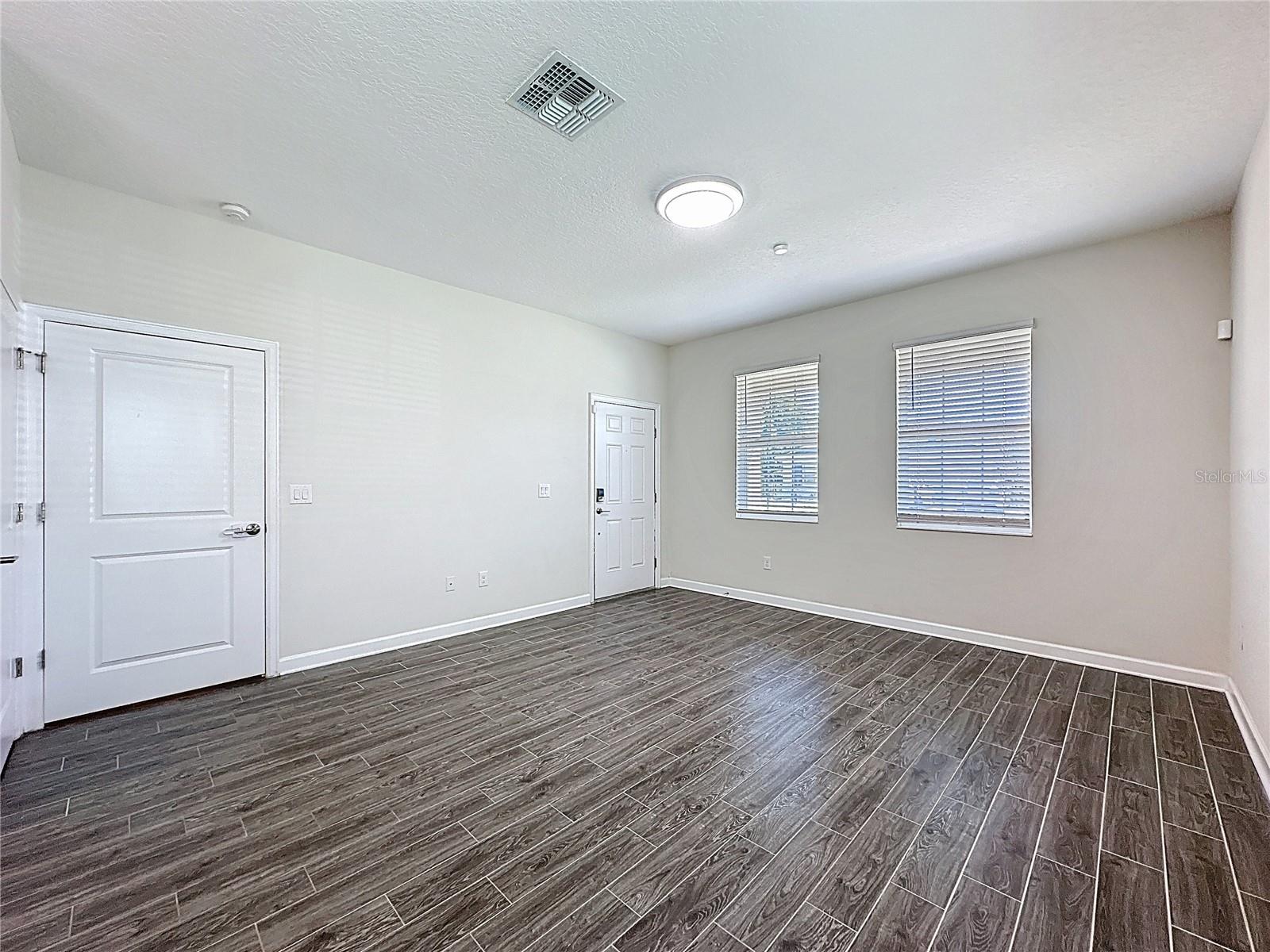 Image 12 of 33 For 521 Brunswick Drive