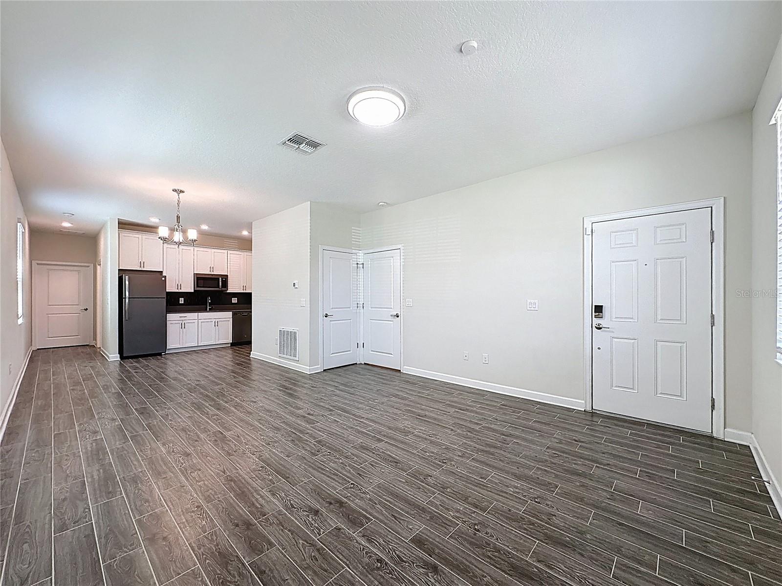 Image 13 of 33 For 521 Brunswick Drive